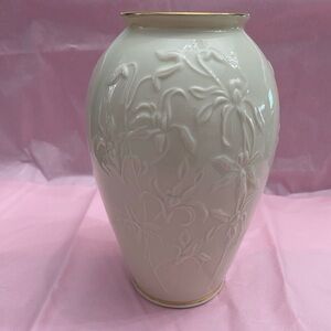 EUC VTG 1970’S 7.5” Tall Lenox Masterpiece Collection Iris Vase
